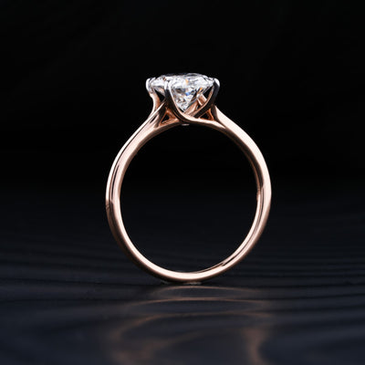 2.0 CT Oval Cut Moissanite Solitaire Engagement Ring