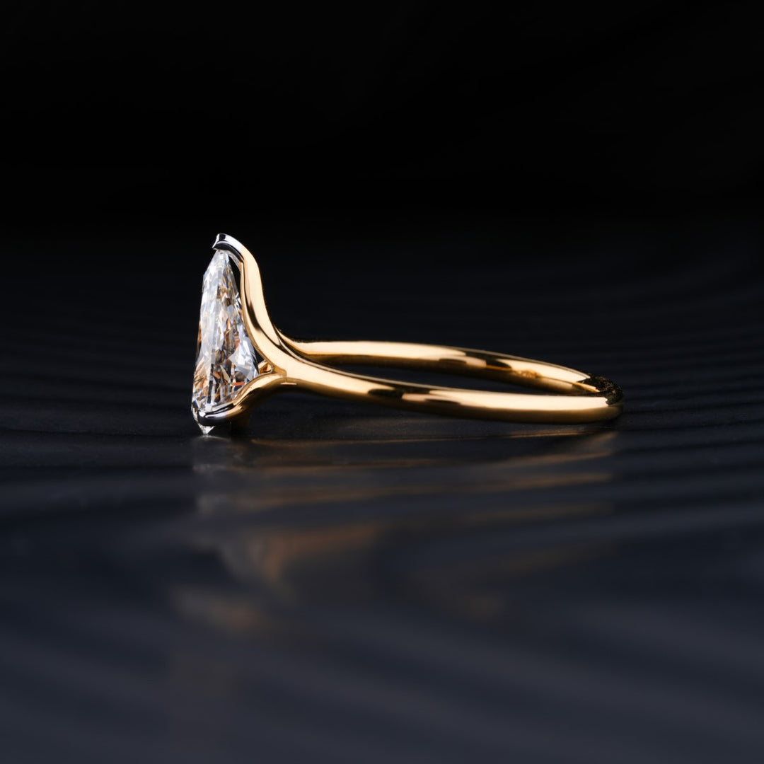 2.0 CT Pear Cut Moissanite Solitaire Engagement Ring