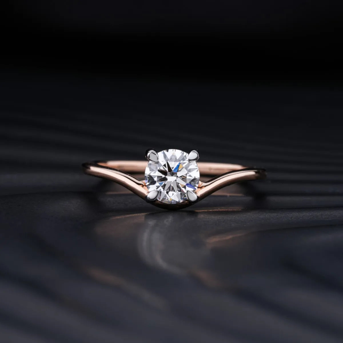 2.0 CT Round Cut Moissanite Solitaire Curved Engagement Ring