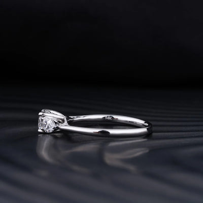 1.0 CT Round Cut Moissanite Three Stone Engagement Ring