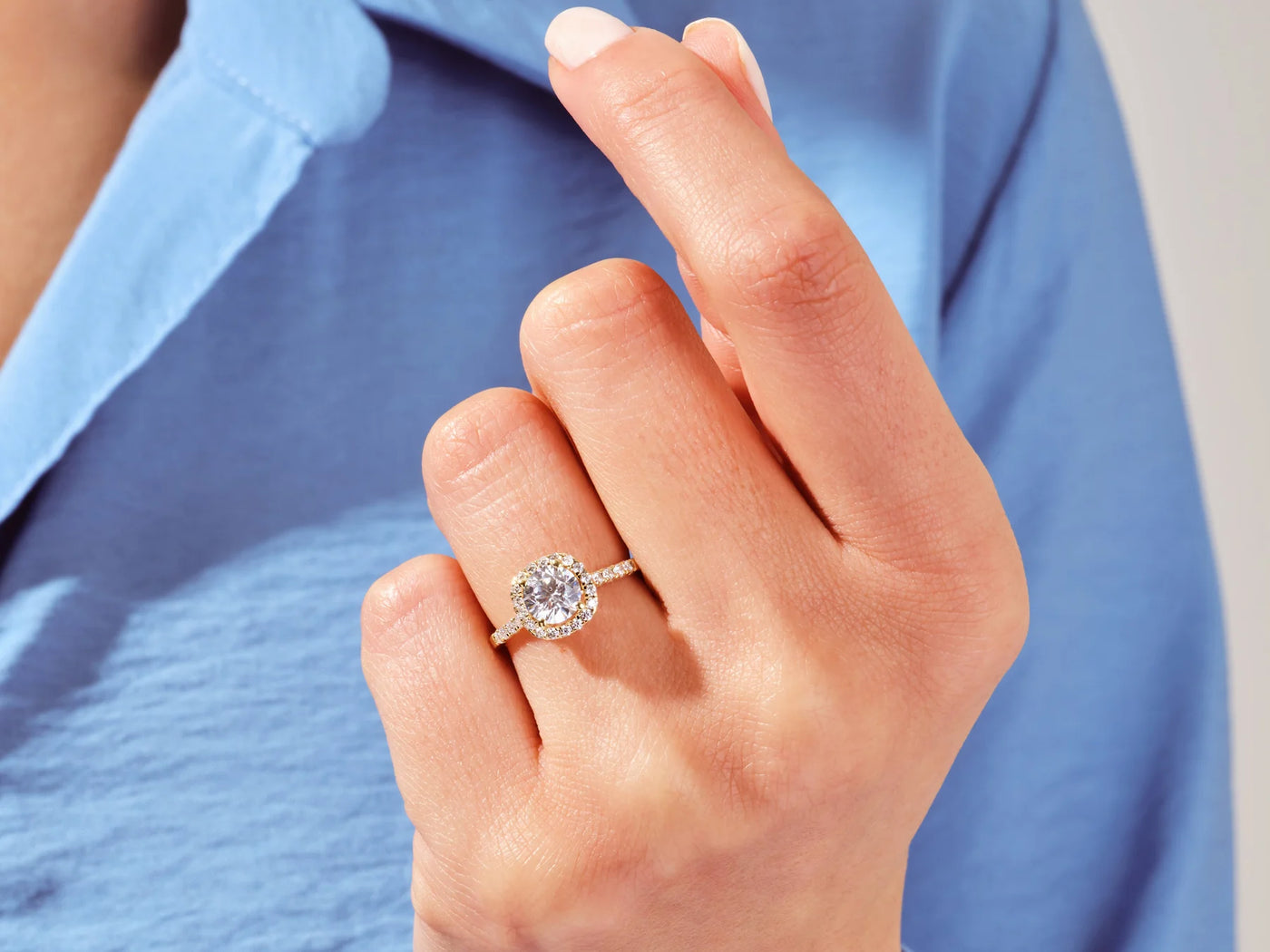 1.0CT Round Brilliant Diamond Halo Pave Setting Moissanite Engagement Ring