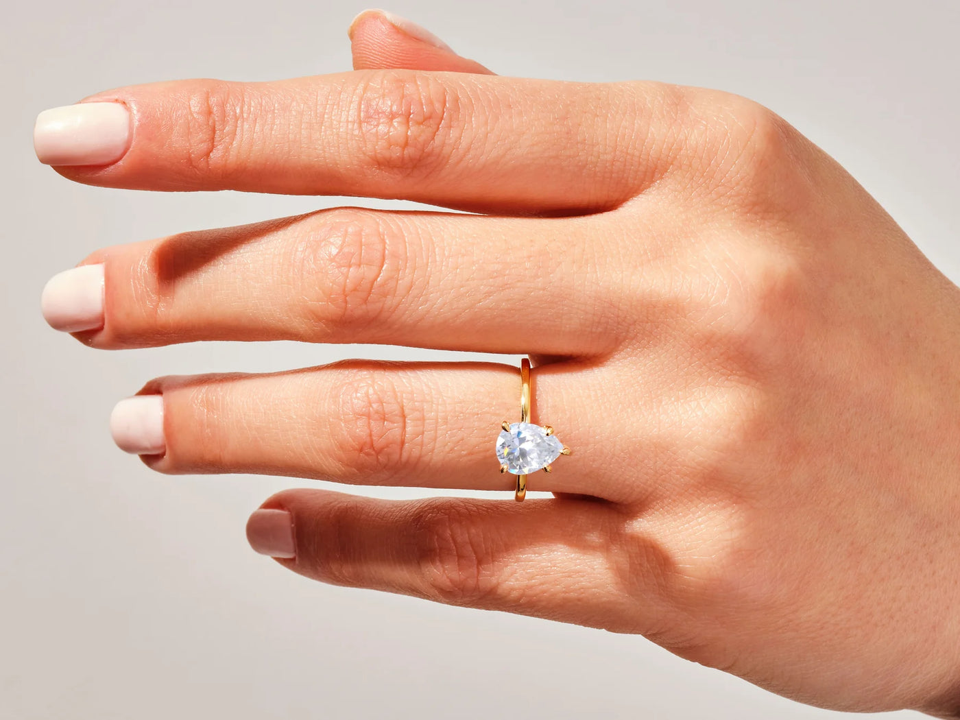 2.0CT Pear Cut Solitaire Diamond Moissanite Engagement Ring