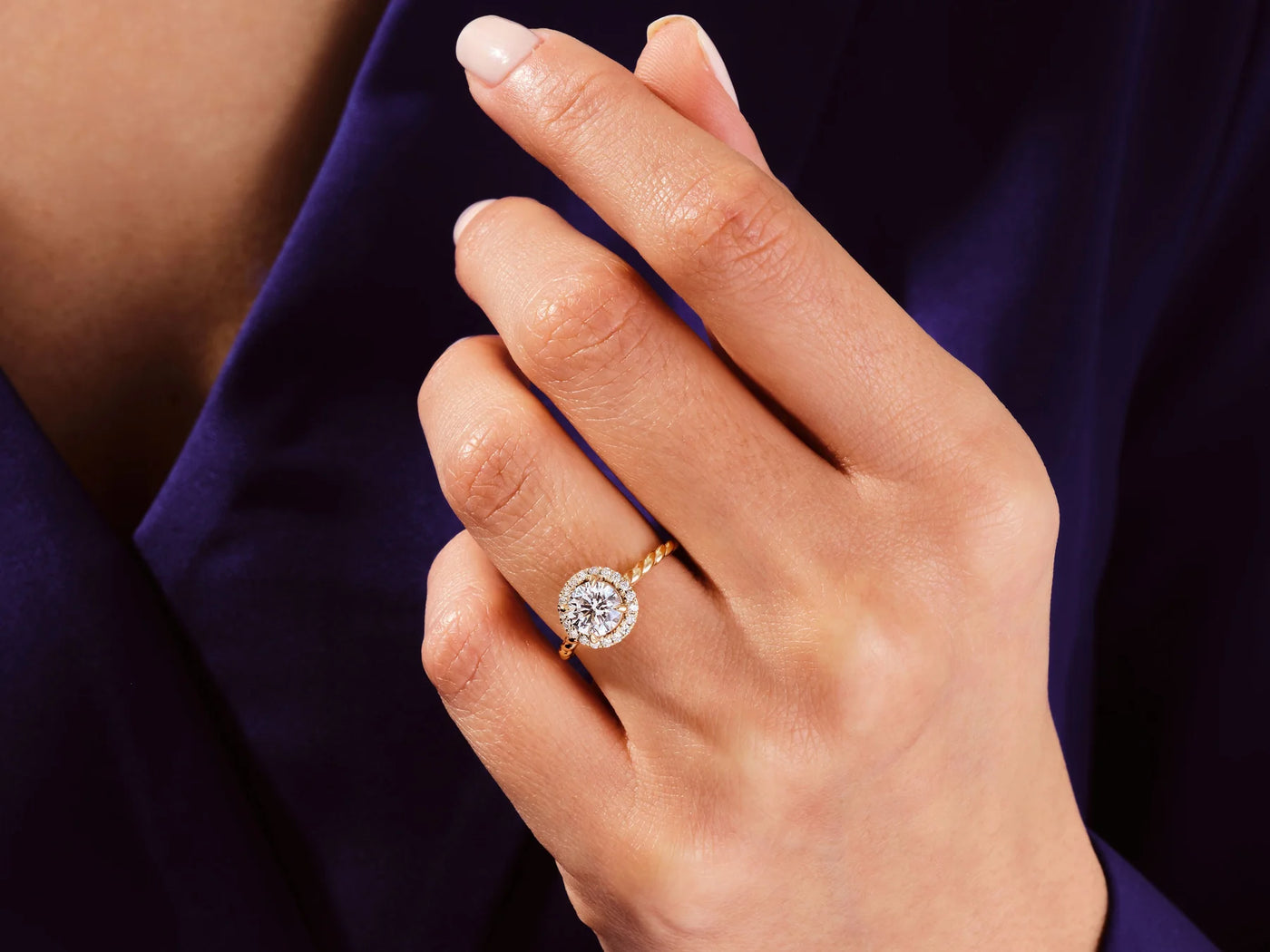 1.0CT Round Brilliant Diamond Halo Setting Moissanite Engagement Ring