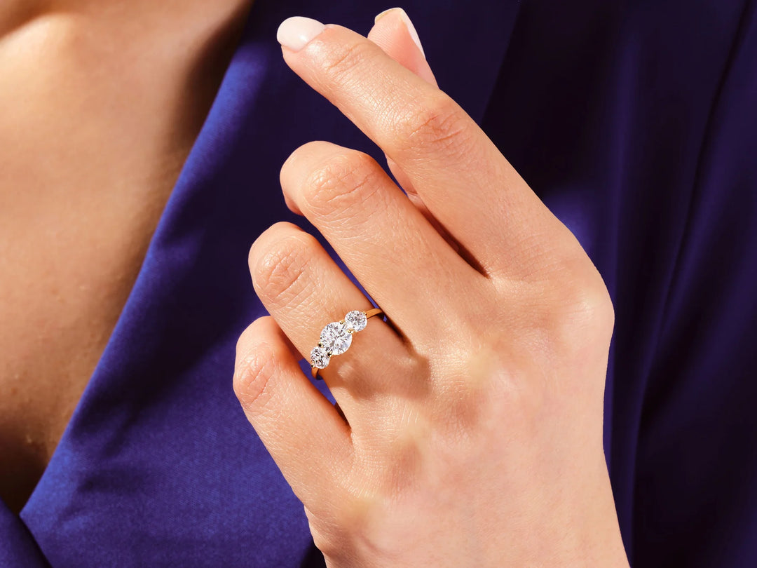 1.0CT Round Diamond Three Stone Setting Moissanite Engagement Ring