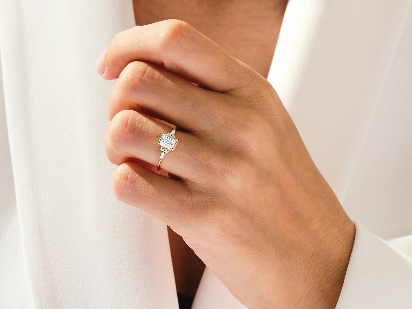 1.50CT Emerald Diamond Cluster Setting Moissanite Engagement Ring