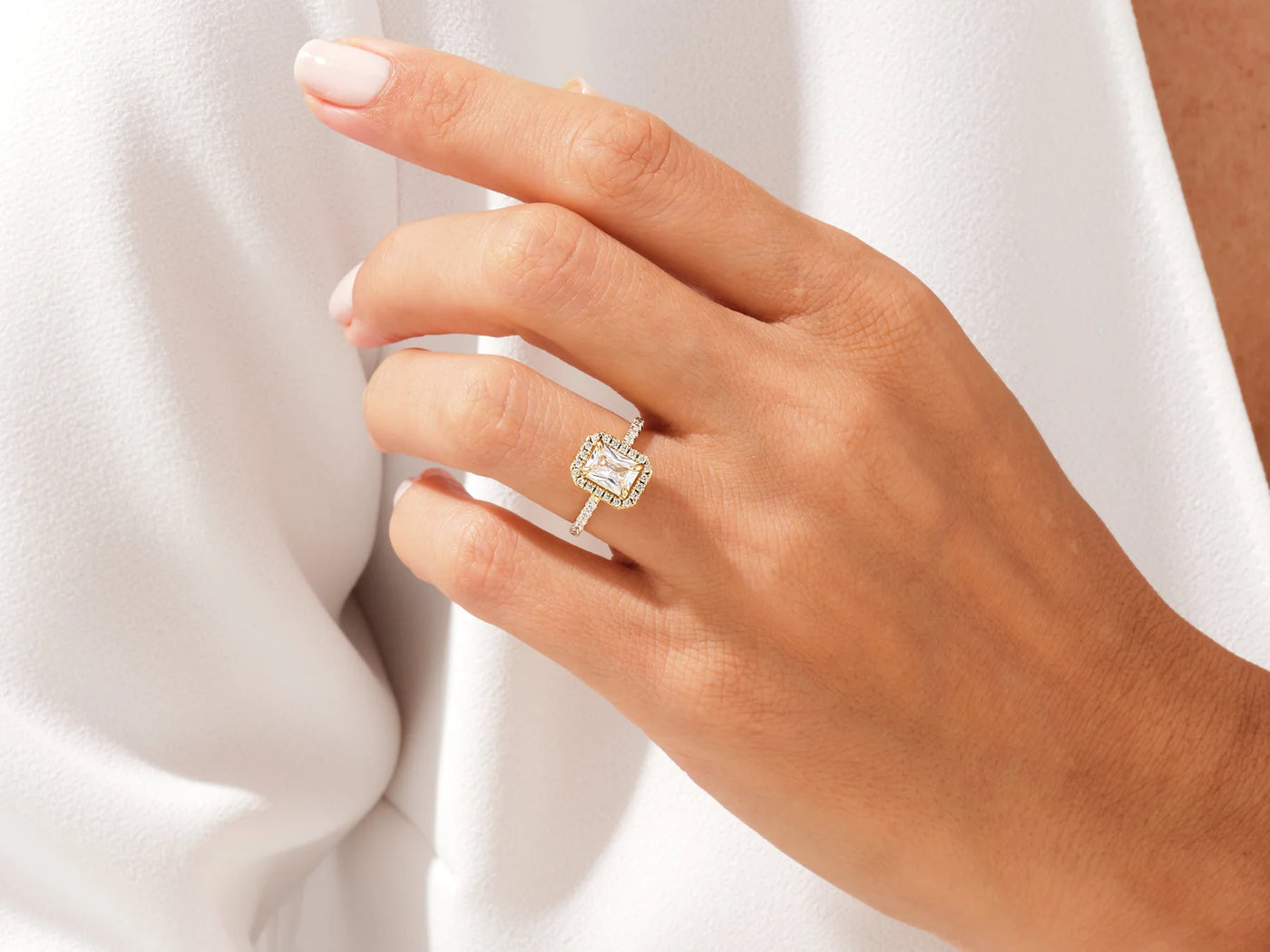 1.0CT Radiant Diamond Halo Pave Setting Moissanite Engagement Ring