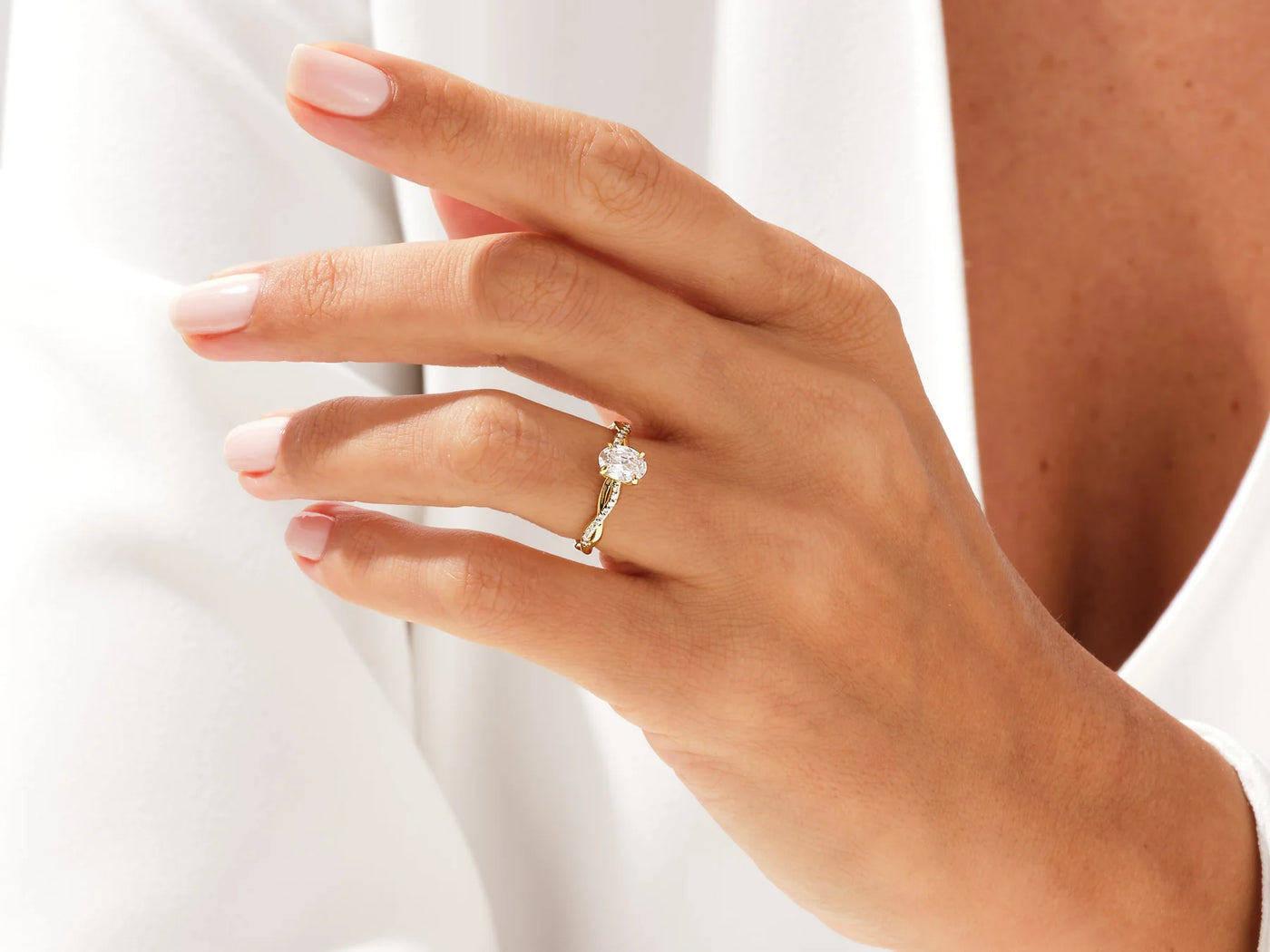 1.0CT Oval Diamond Twisted Pave Setting Moissanite Engagement Ring