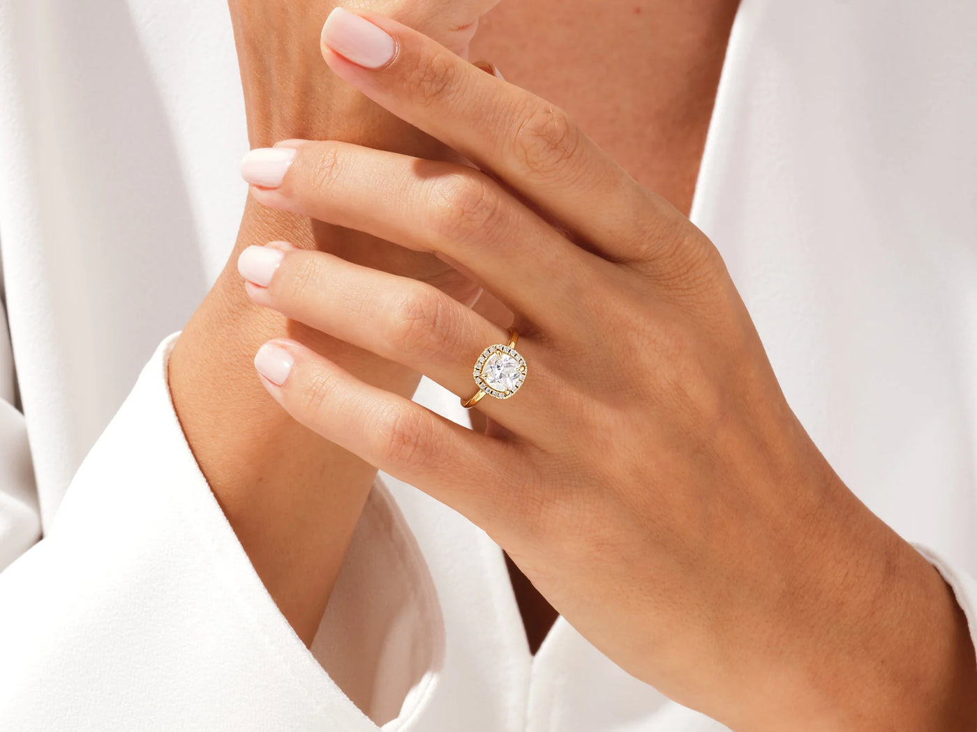 2.0CT Cushion Diamond Halo Moissanite Engagement Ring