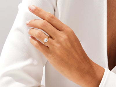 2.0CT Cushion Diamond Kinfe Edge Solitaire Moissanite Engagement Ring