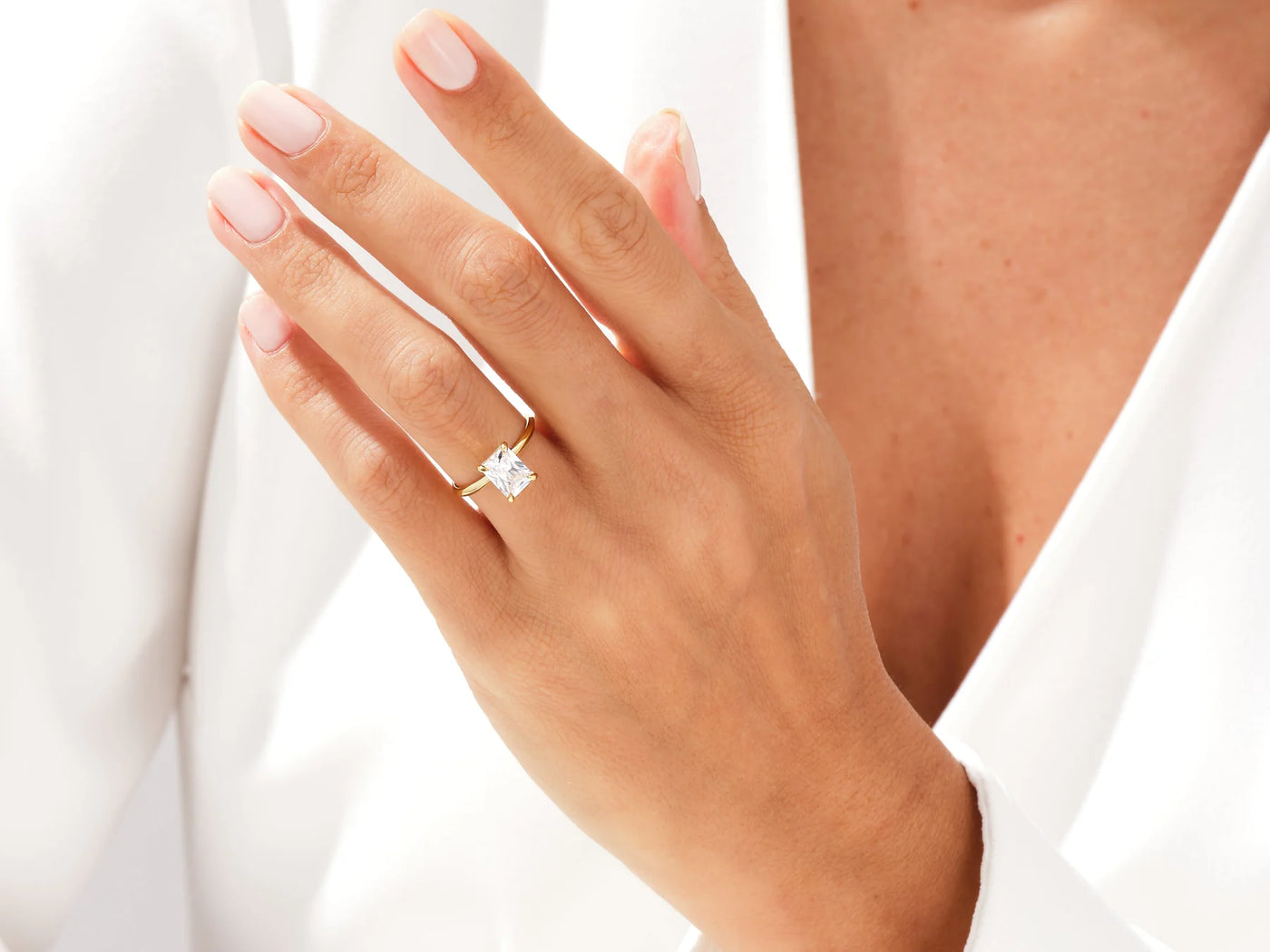 2.0CT Radiant Diamond Kinfe Edge Solitaire Moissanite Engagement Ring