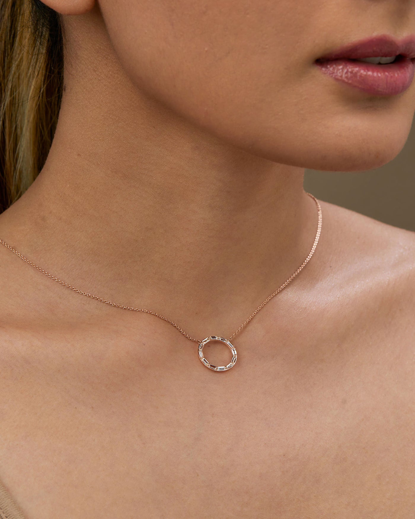 Baguette Cut Diamond Moissanite Circle Necklace (Medium)