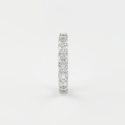 round-cut-shared-prongs-setting-moissanite-wedding-band
