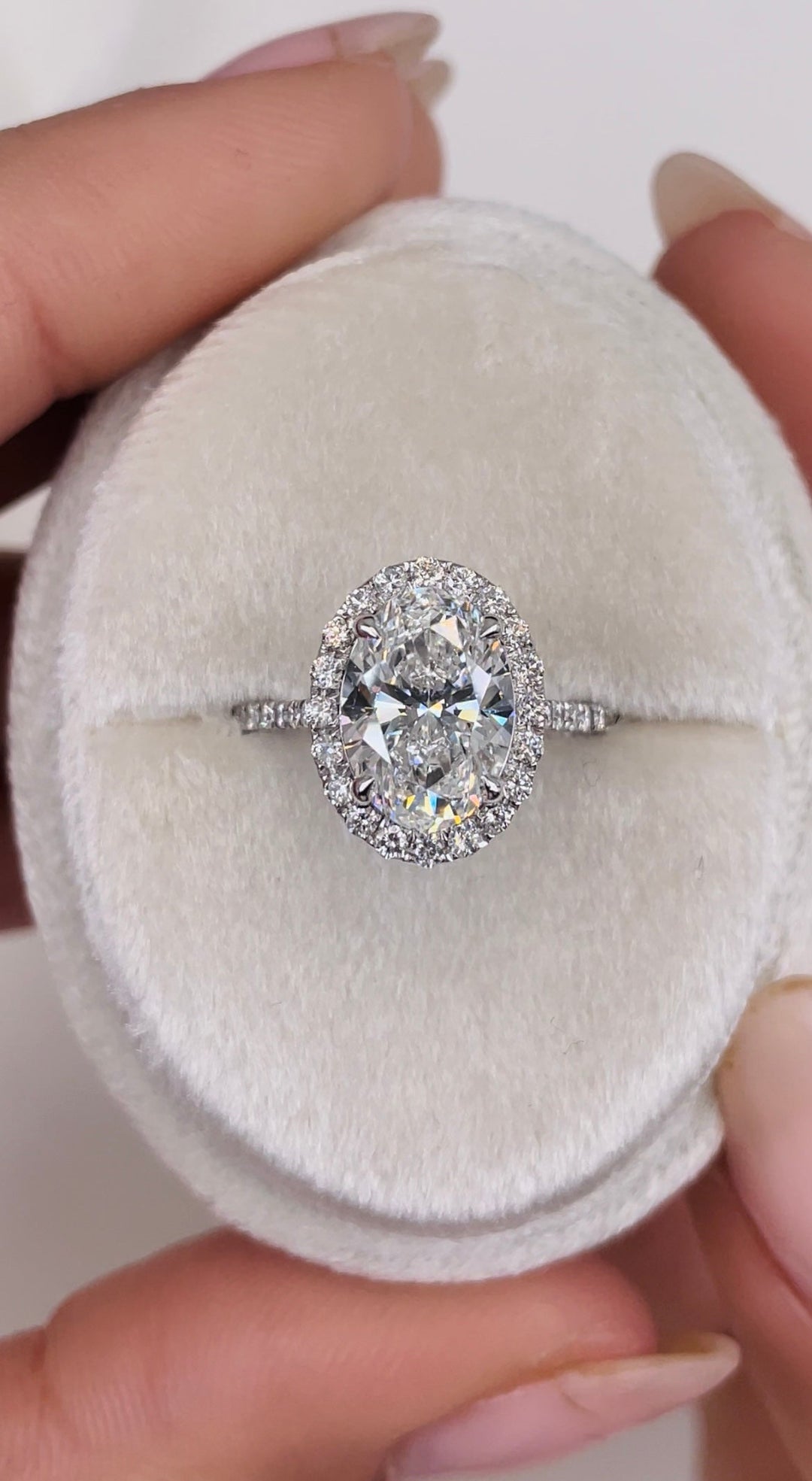 1.50-3.50 CT Oval Halo & Pave Diamond Engagement Ring