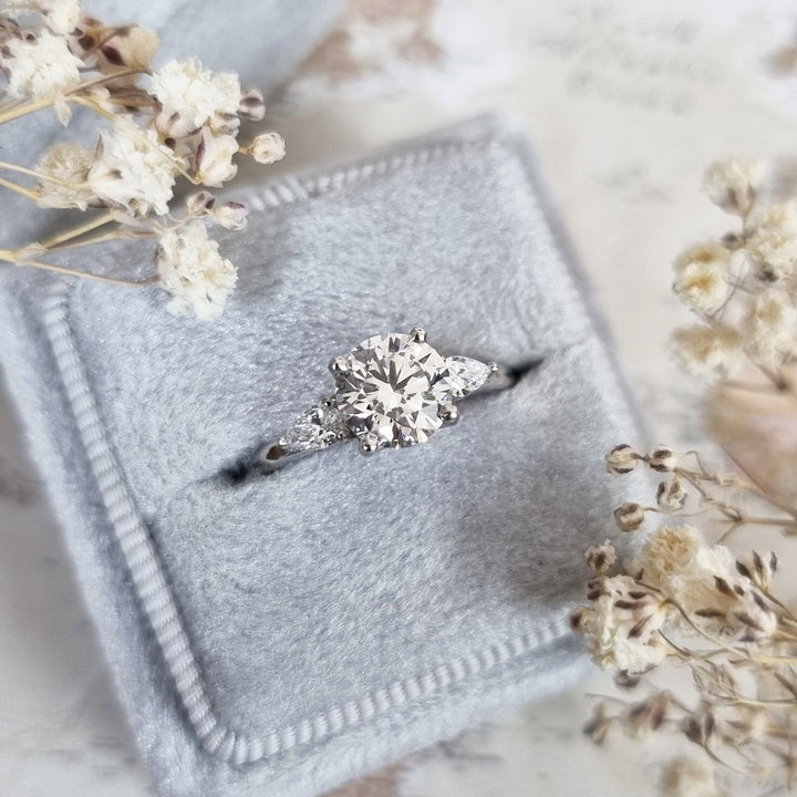 1.0-3.0 CT Round Cut Three Stone Lab Grown Diamond Engagement Ring