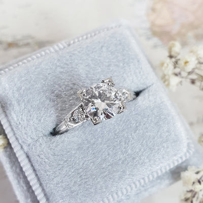 1.0-3.0 CT Round Cut Three Stone Lab Grown Diamond Engagement Ring