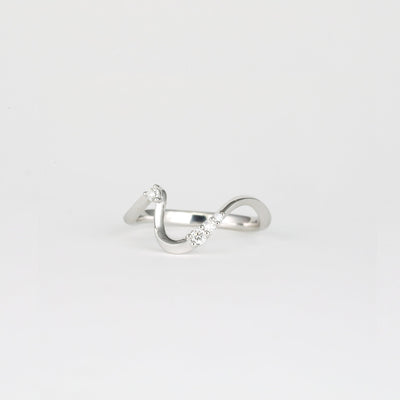 0.11 TCW Round Lab Grown Diamond Curved Wedding Band