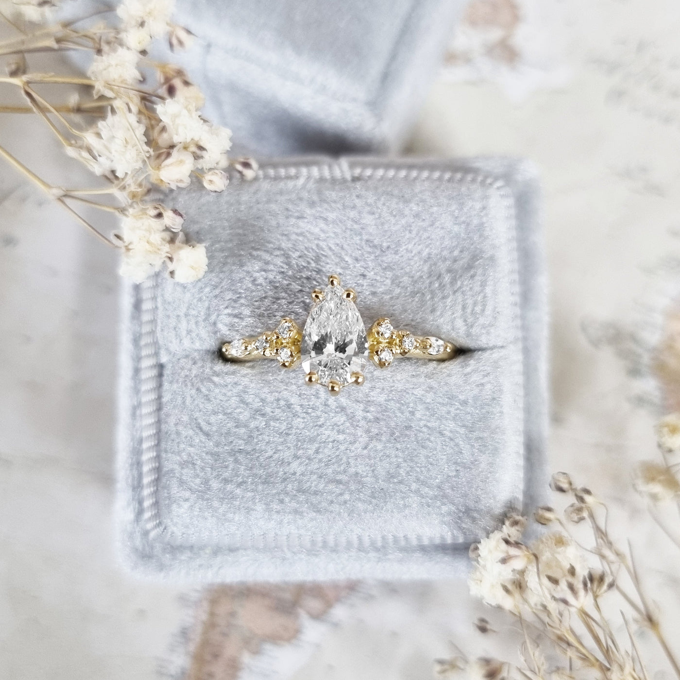 0.79-2.79 CT Pear Cut Pave Setting Lab Grown Diamond Engagement Ring