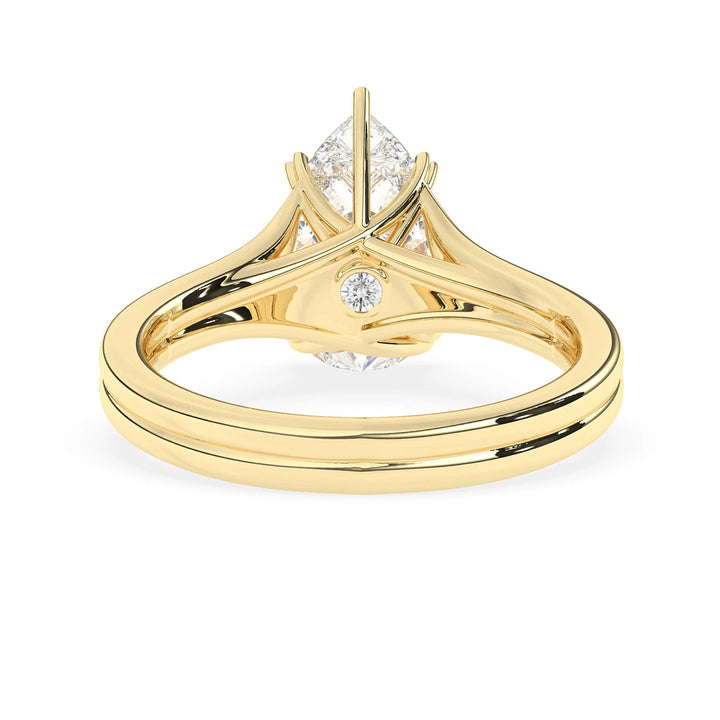 3.0 CT Pear Cut Solitaire Split Shank Setting Moissanite Engagement Ring