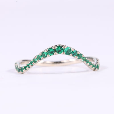 Round Cut Greem Gemstone Curved Moissanite Wedding Band