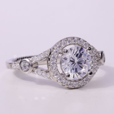 1.0CT Round Cut Halo Cluster Diamond Moissanite Engagement Ring