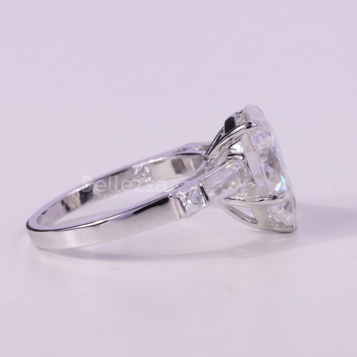 1.0CT Pear Cut Three Stone Moissanite Engagement Ring