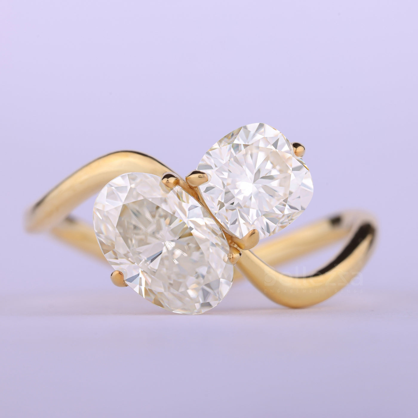 Oval & Cushion Cut Curved Moissanite Toi Et Moi Engagement Ring