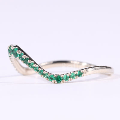 Round Cut Greem Gemstone Curved Moissanite Wedding Band