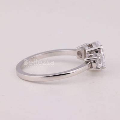 1.0CT Oval Cut Three Stone Moissanite Engagement Ring