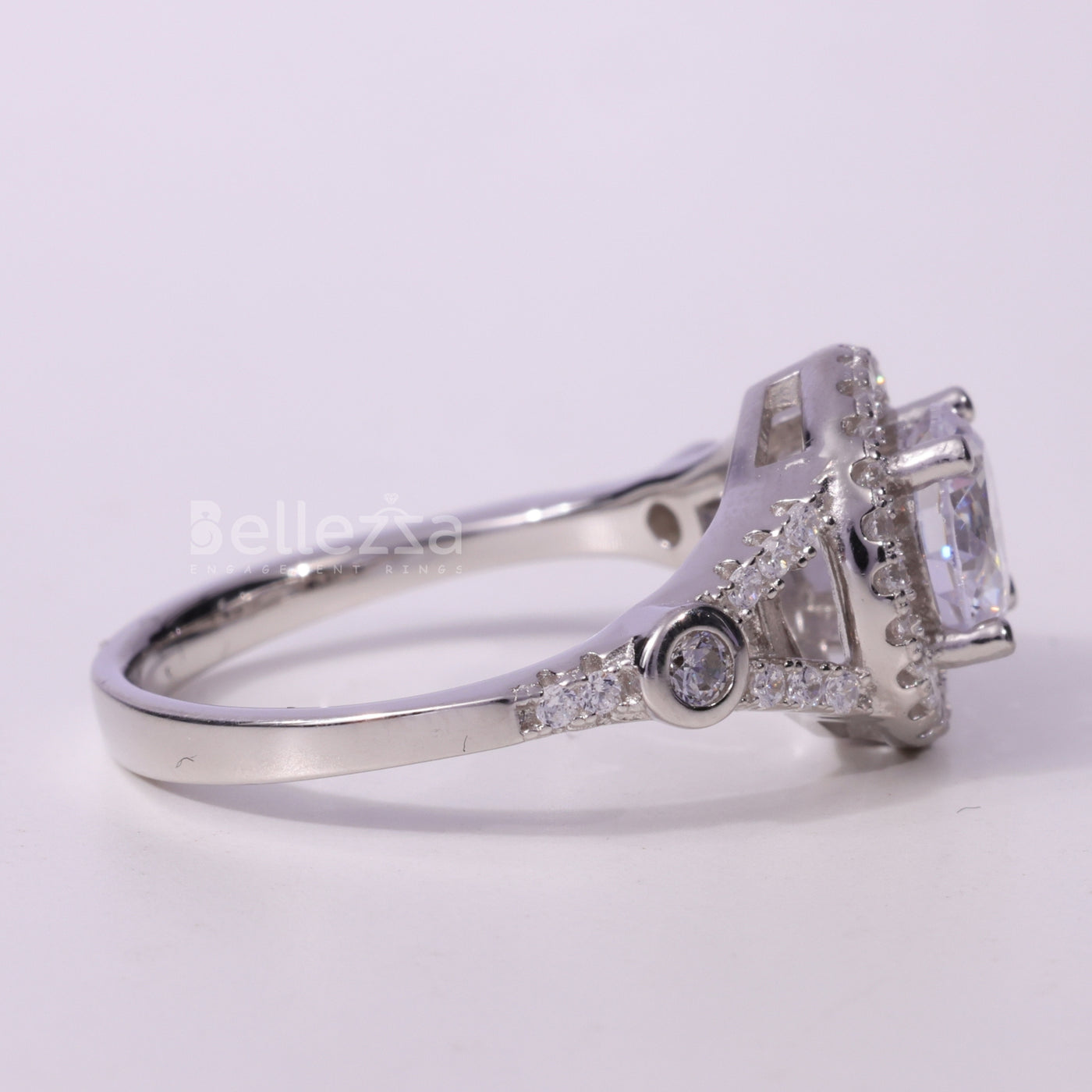1.0CT Round Cut Halo Cluster Diamond Moissanite Engagement Ring