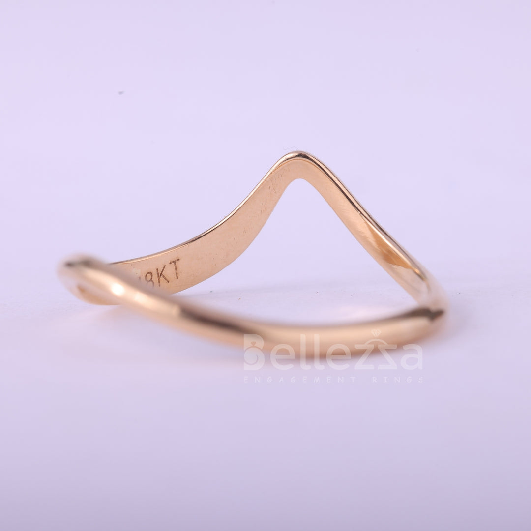 18K Solid Gold Curved Pl;ain Wedding Band