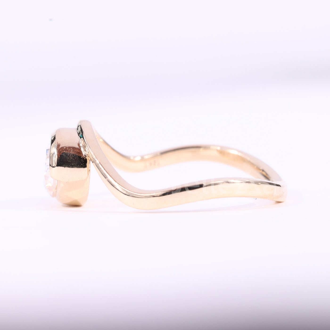 1.0CT East-West Pear Cut Unique Curved Moissanite Engagement Ring