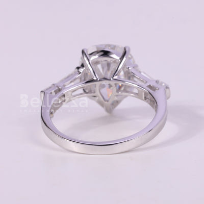 1.0CT Pear Cut Three Stone Moissanite Engagement Ring