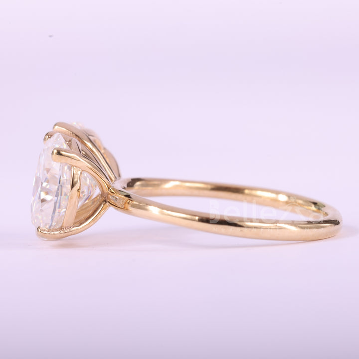 2.0CTW Oval & Pear Cut Toi Et Moi Moissanite Engagement Ring