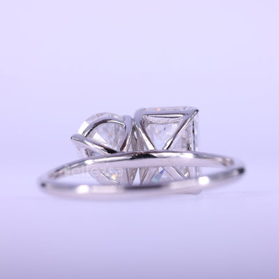 1.0CT Emerald & Pear Cut Toi Et Moi Moissanite Engagement Ring