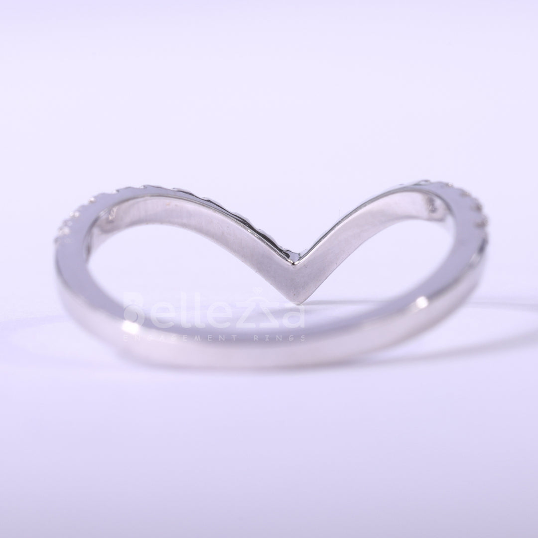 Round Cut Curved Moissanite Wedding Band