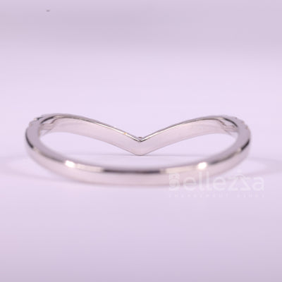 Round Cut Diamond Curved Moissanite Wedding Band