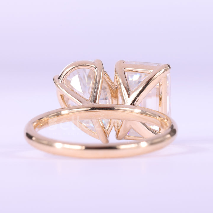 2.0CTW Emerald & Pear Cut Toi Et Moi Moissanite Engagement Ring