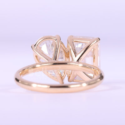 2.0CTW Emerald & Pear Cut Toi Et Moi Moissanite Engagement Ring