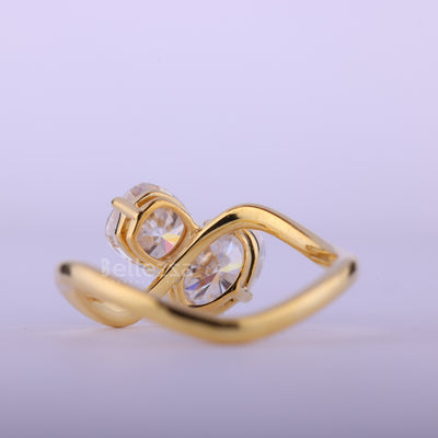 Oval & Cushion Cut Curved Moissanite Toi Et Moi Engagement Ring