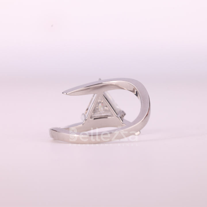 1.0CT Triangle Cut Diamond Unique Solitaore Engagement Ring