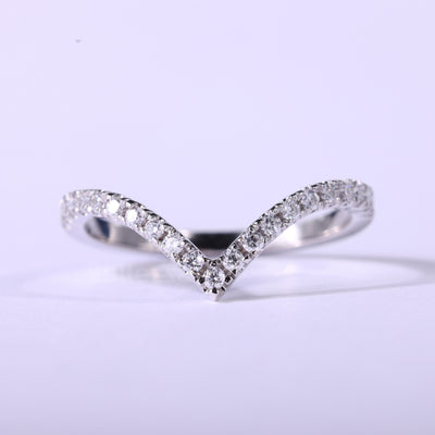 Round Cut Curved Moissanite Wedding Band