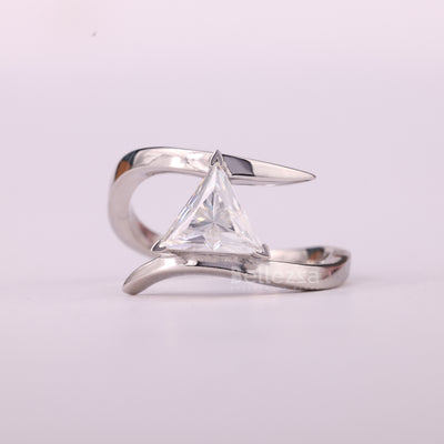 1.0CT Triangle Cut Diamond Unique Solitaore Engagement Ring