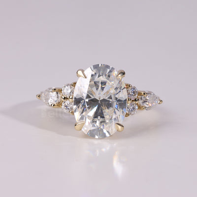 2.0CT-3.0CT Oval Cut Cluster Dimaond Moissanite Engagement Ring