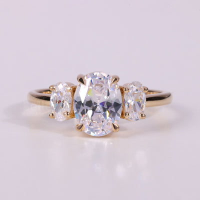 1.0CT-2.0CT Oval Cut Three Stone Moissanite Engagement Ring