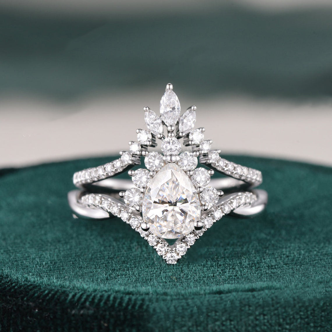 pear-cut-twisted-art-deco-moissanite-bridal-ring-set