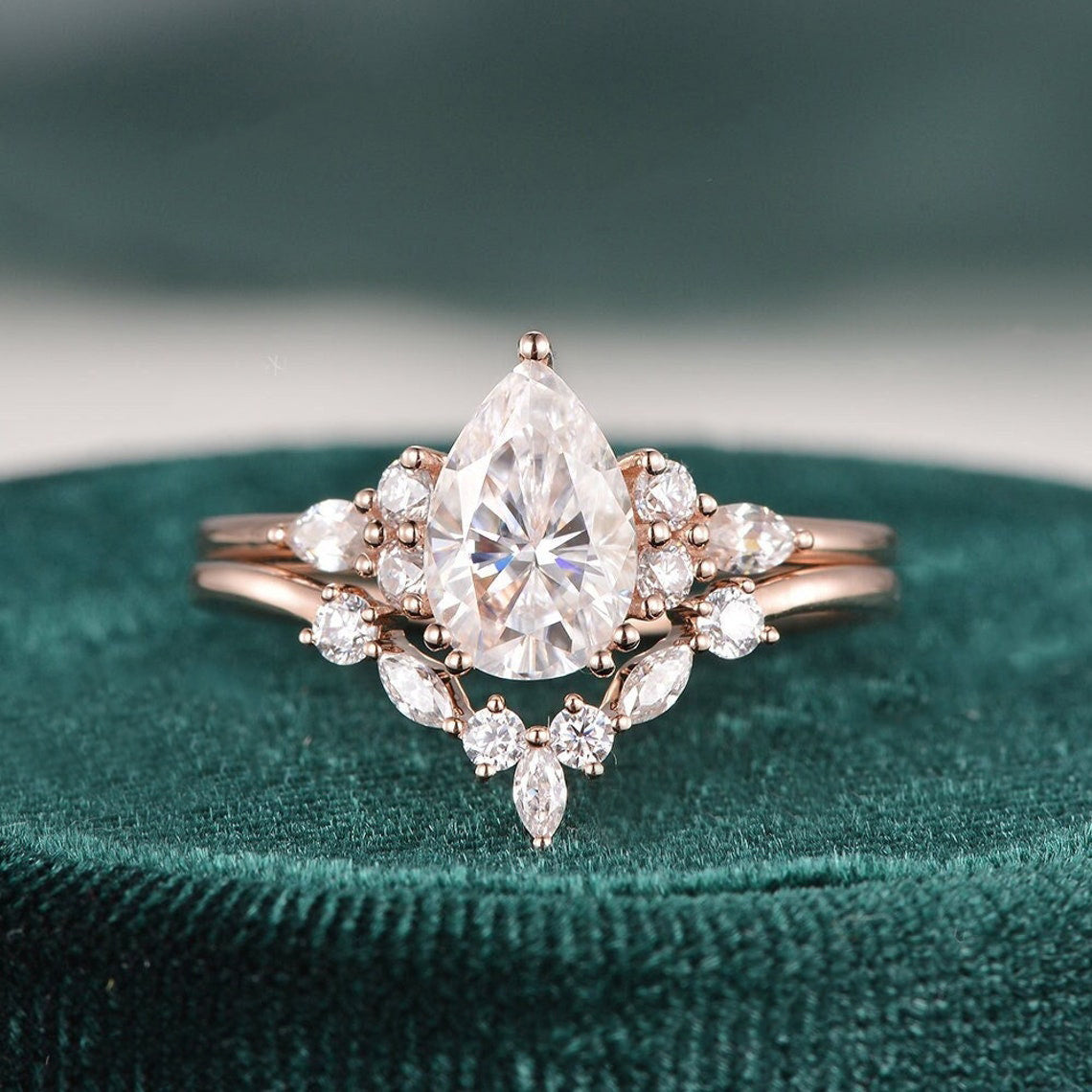 1-50-ct-pear-cut-cluster-moissanite-bridal-ring-set-4