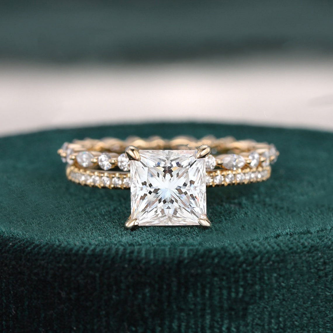 princess-cut-solitaire-moissanite-bridal-ring-set