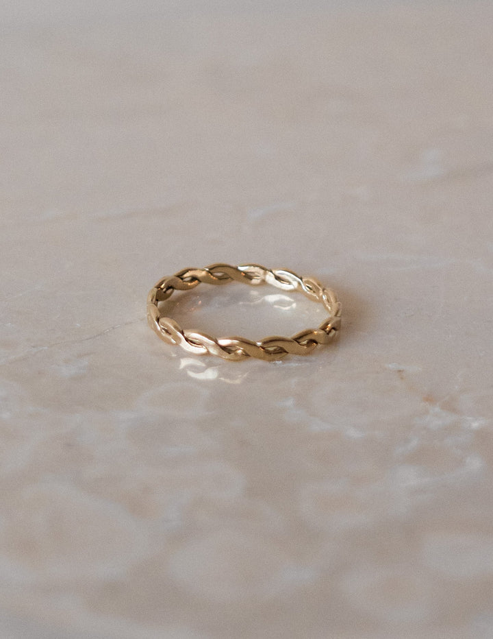Plain Twisted Wedding Band