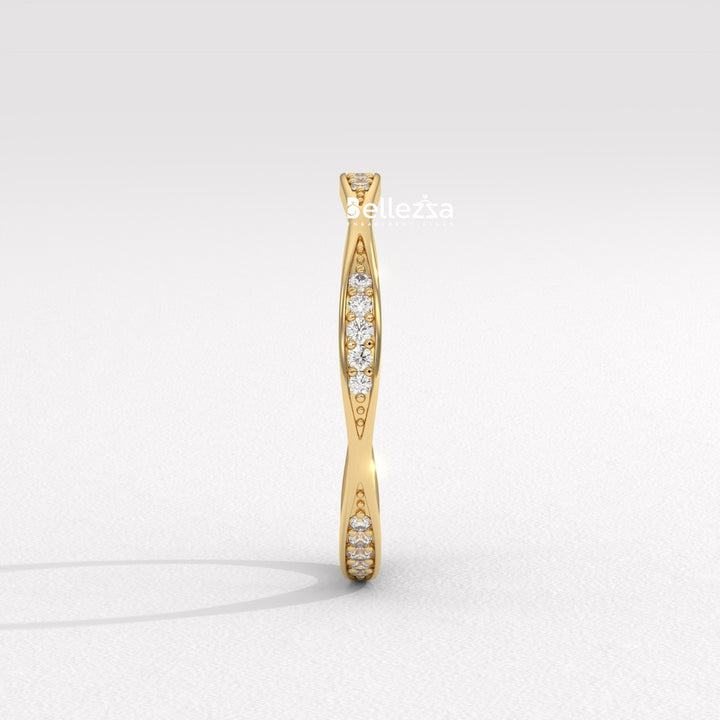 Round Diamond Unique Vintage Style Lab Grown Wedding Band