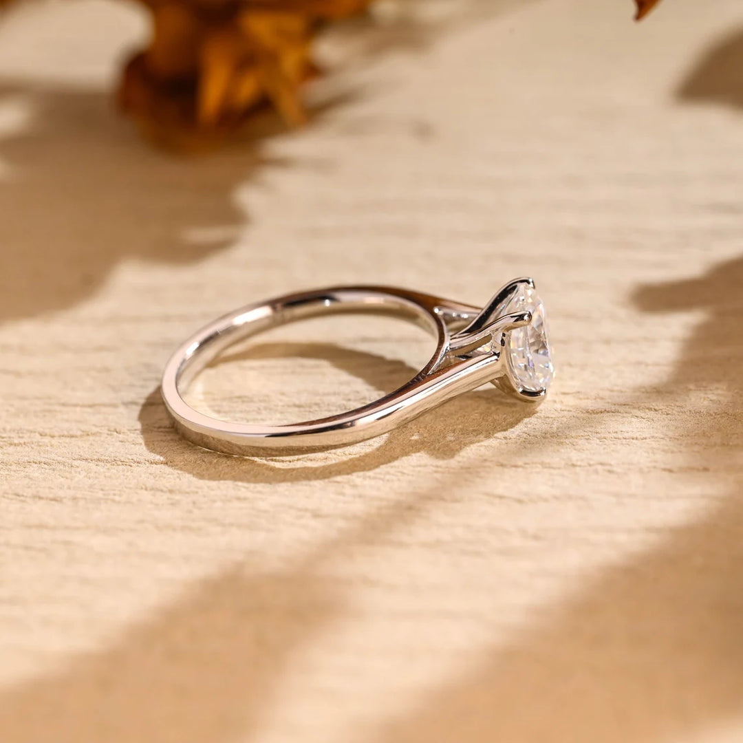 1.0 CT Oval Cut Diamond Solitaire Moissanite Engagement Ring